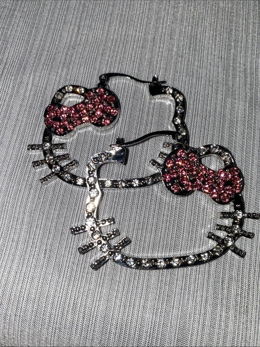 NWOT Pink Style Hoop Earrings🩷🖤